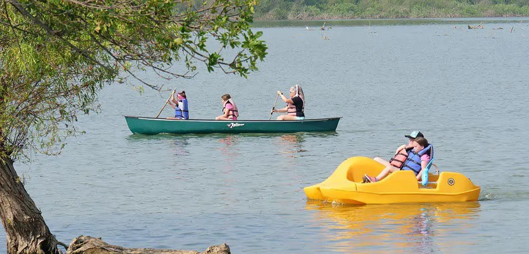 HomeSlider_0002_Canoe