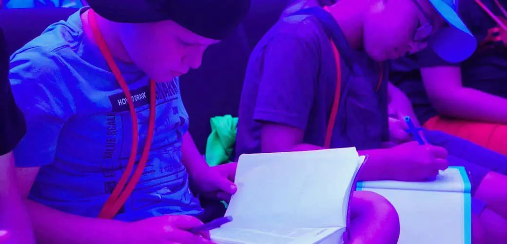 HomeSlider_0003_Bible